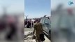 Largas colas de ciudadanos afganos esperando a ser evacuados