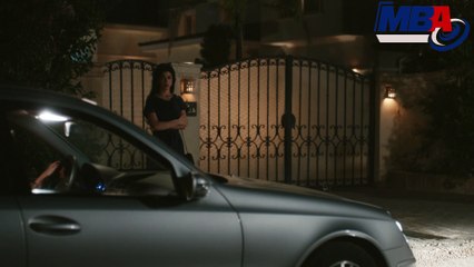 مره انا متجوزه على الورق بس بتكمل مشهد الكداب على بنت الدكتور