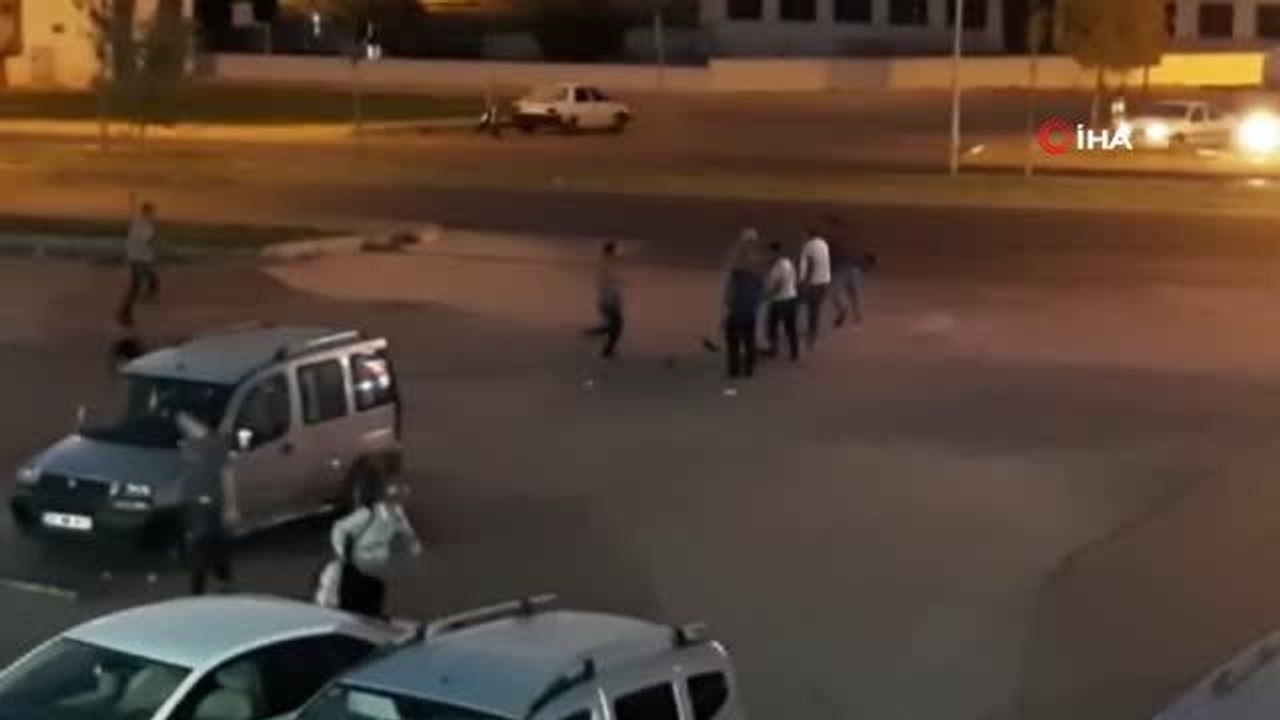 Son dakika haberleri... Gaziantep'te silahlı, sopalı kavga cep telefonu kamerasında