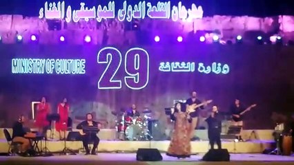 نسمة محجوب تبدأ حفل محكى القلعة بأغنية "يا محروسة"