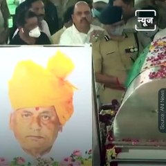 Watch AMU Vice Chancellor's Protest On Paying Tribute To Kalyan Singh.