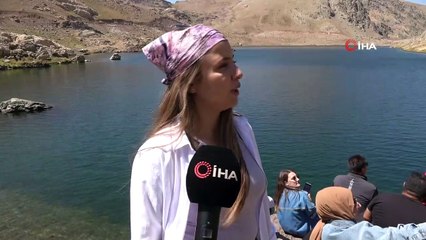 3 bin 400 rakımda bulunan Sat Buzul Göllerine doğa yürüyüşü