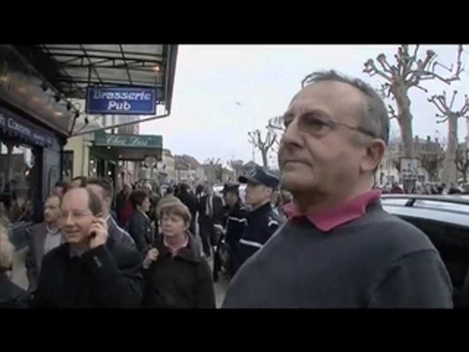 NS55 offre son livre à NS