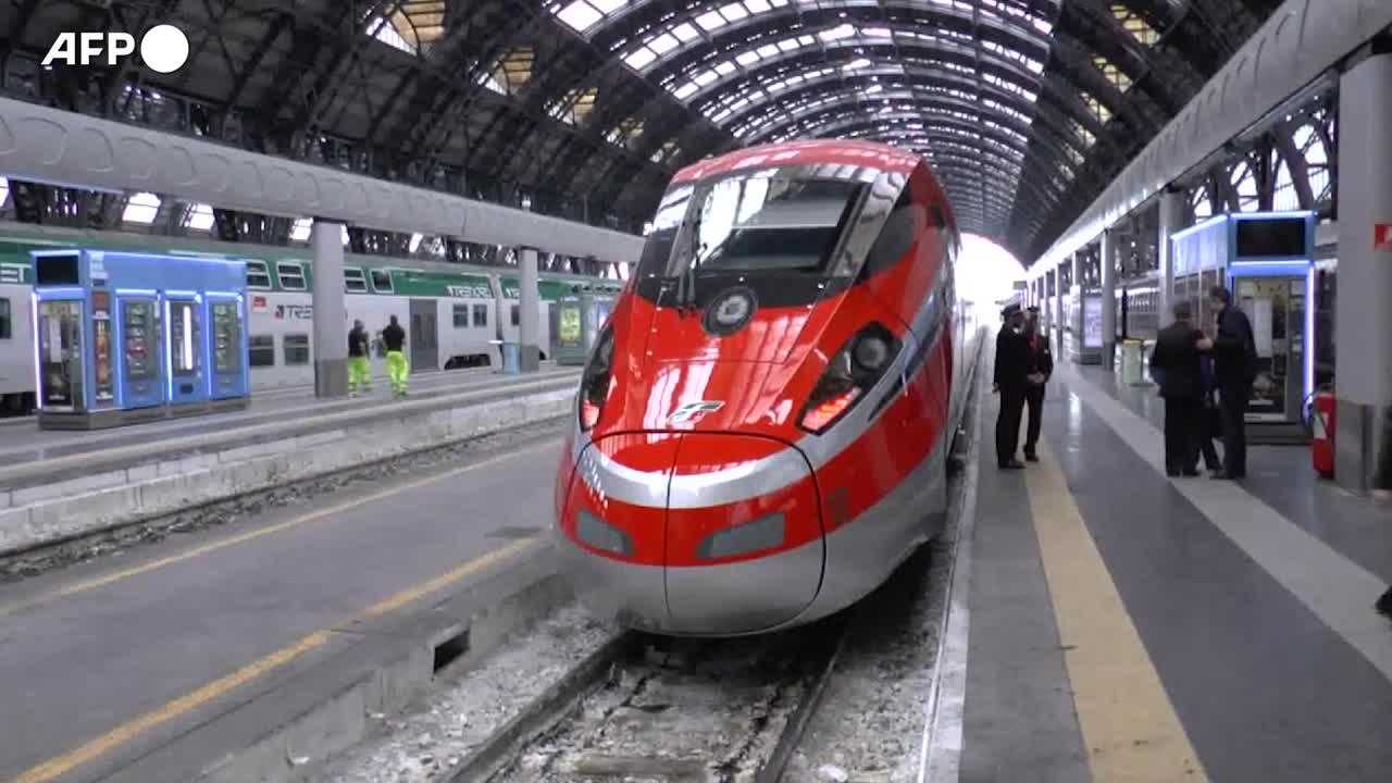 Dal primo settembre obbligo Green pass per i trasporti, protesta no vax