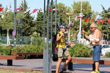 Yasak dinlemeyen İtalyan paraşütçünün inadı