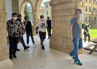 Bülent Ersoy'un ekibi sahte evrak nedeniyle KKTC'de mahkemeye çıktı