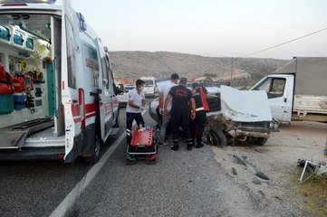 Son dakika haber: Düğünden dönen aile kaza yaptı: 7 yaralı