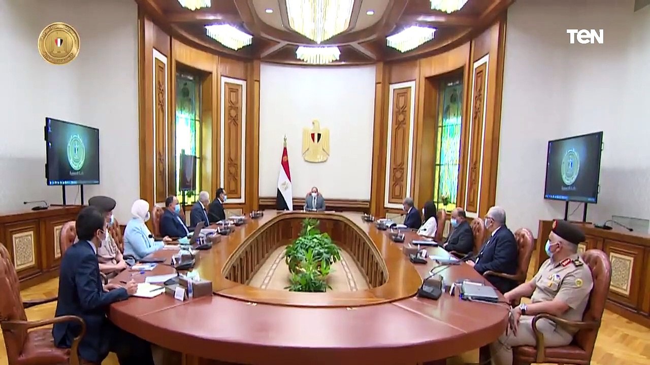 السيد الرئيس يجتمع برئيس مجلس الوزراء ووزير الزراعة وعدد من الوزراء والمسئولين