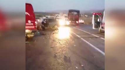 MALATYA'DA İKİ OTOMOBİL KAFA KAFAYA ÇARPIŞTI 1 ÖLÜ, 2 YARALI