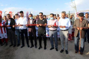 İpekyolu Belediyesinden kırsal mahallere spor tesisi