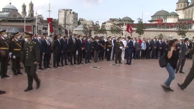 Taksim Meydanı'nda 30 Ağustos Zafer Bayramı töreni düzenlendi