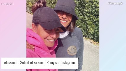 Tải video: Alessandra Sublet complice avec ses enfants et sa soeur Romy, son portrait craché !