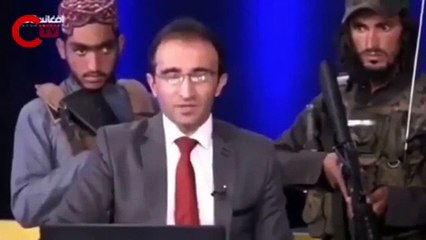 Taliban militanları sunucunun etrafını sardı