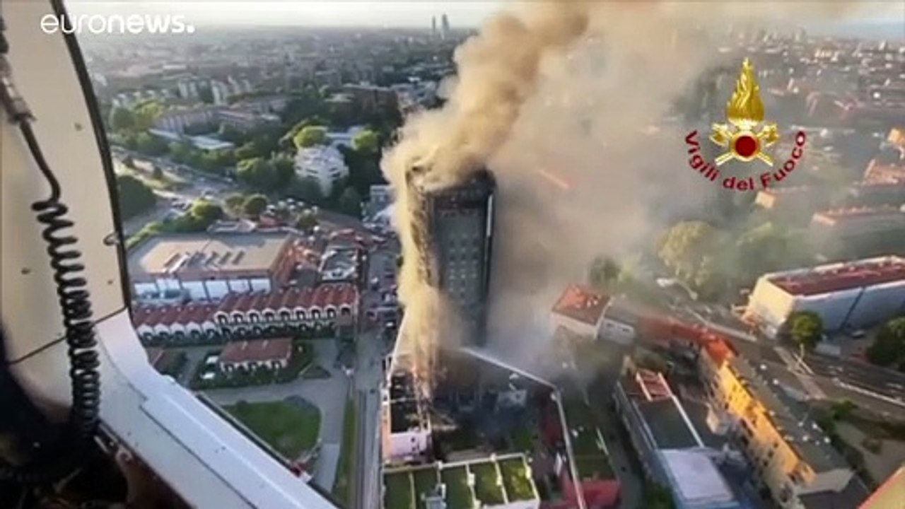 Un espectacular incendio devora un edificio de 20 pisos en Italia sin  causar heridos - Vídeo Dailymotion