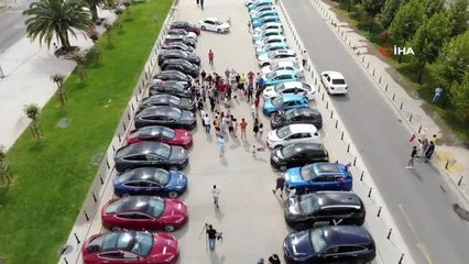 Maltepe'de elektrikli otomobillerden 'sessiz' 30 Ağustos konvoyu