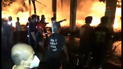 Tempat Pembuangan Terbakar Hanguskan 5 Truk Sampah