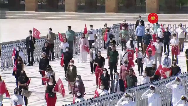 30 Ağustos Zafer Bayramı'nda devlet erkânı Anıtkabir’i ziyaret etti; Erdoğan özel deftere, Emanetiniz olan Türkiye Cumhuriyeti devleti emin ellerdedir diye yazdı