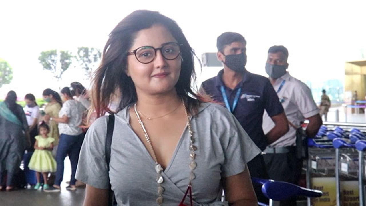 Rashami Desai कूल लुक में एयरपोर्ट पर ऐसे आई नज़र; Watch Video |FilmiBeat