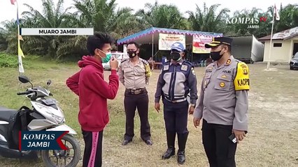 Tim Satgas Sekat Keluar Masuk Warga Desa
