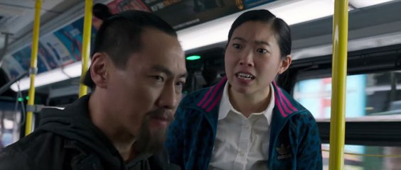 Shang-Chi et la Légende des Dix Anneaux Film Extrait - L'affrontement du bus