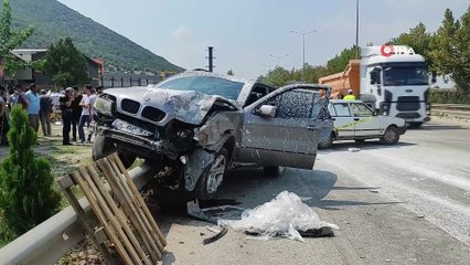 Sürücünün araçtan fırlayıp hayatını kaybettiği kaza güvenlik kamerasında