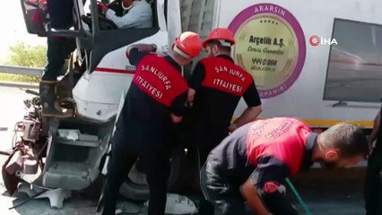 Seyir halindeki tıra arkadan çarpan tır sürücüsü hayatını kaybetti