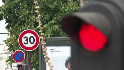 Vitesse limitée à 30 km/h : les Parisiens partagés