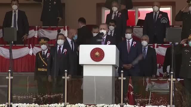 Son dakika haber: Cumhurbaşkanı Erdoğan: 15 Temmuz darbe girişiminin ardından FETÖ ihanet çetesiyle irtibatı olan yaklaşık 21 bin TSK mensubunun orduyla ilişiğini...