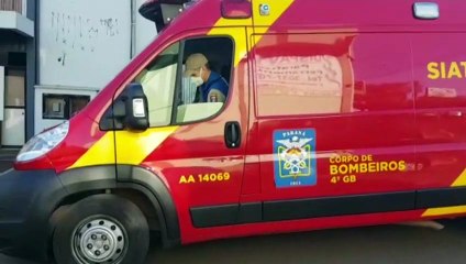 Motociclista é 'fechado' por caminhão e fica ferido em acidente no Centro