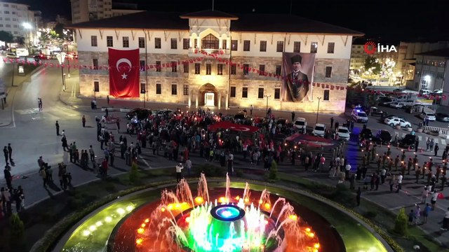 Sivas’ta fener alayı yürüyüşü renkli görüntüler oluşturdu