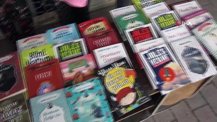 4 kardeş okul masraflarını çıkartmak için kitap satıyor