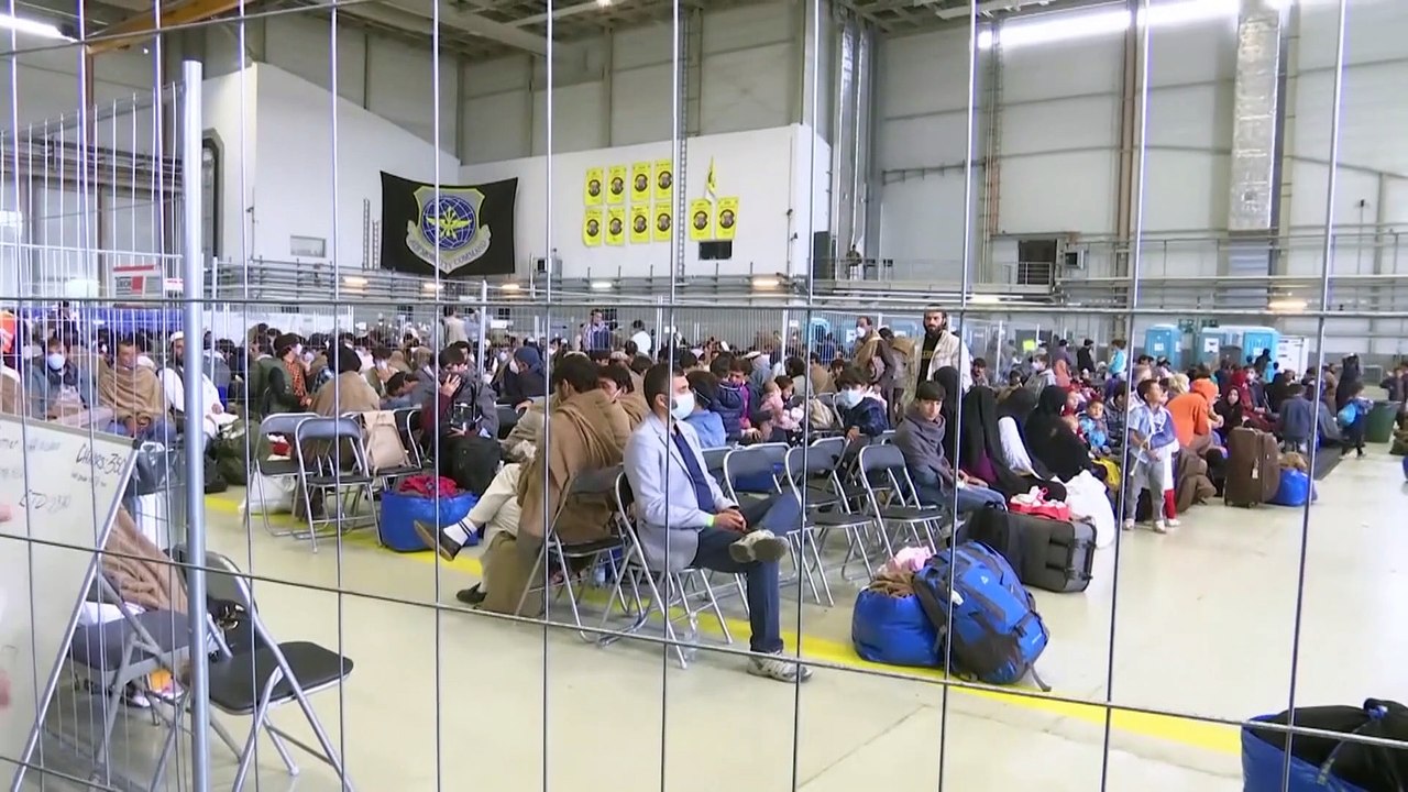 Salen de Afganistán los últimos soldados estadounidenses, poniendo fin a la guerra más larga de EEUU