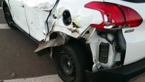 Peugeot se envolve em acidente com carreta na PRc-467, em Cascavel
