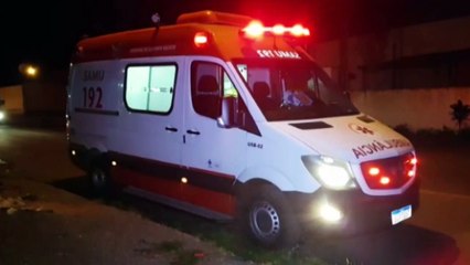 Homem que estaria desmaiado dentro de veículo é socorrido pelo Samu no Bairro Universitário