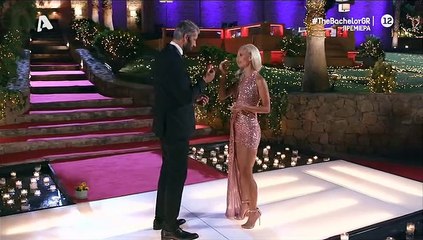 The Bachelor: «Κάγκελο» ο Αλέξης Παππάς! Διαγωνιζόμενη τον έβαλε να φάει... λουλούδια!