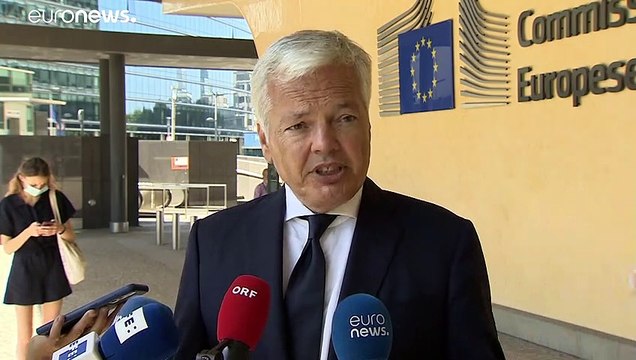 المفوضية الأوروبية تطلب من محكمة العدل الأوروبية فرض غرامات يومية على بولندا.. وهذه هي الأسباب