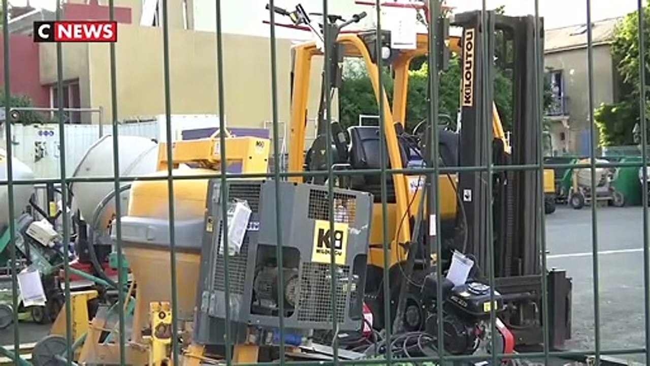 Deux cambrioleurs pris en flagrant délit de cambriolage dans un magasin de location de matériel près de Nantes, foncent sur les policiers, qui répliquent en tirant à 24 reprises