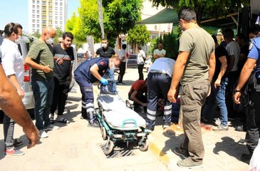 Poğaça almaya giden genç silahla vurularak yaralandı