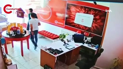 Deprem anları kameralara böyle yansıdı