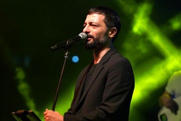 Bilecik'te binlerce kişi Mehmet Erdem konserinde coştu