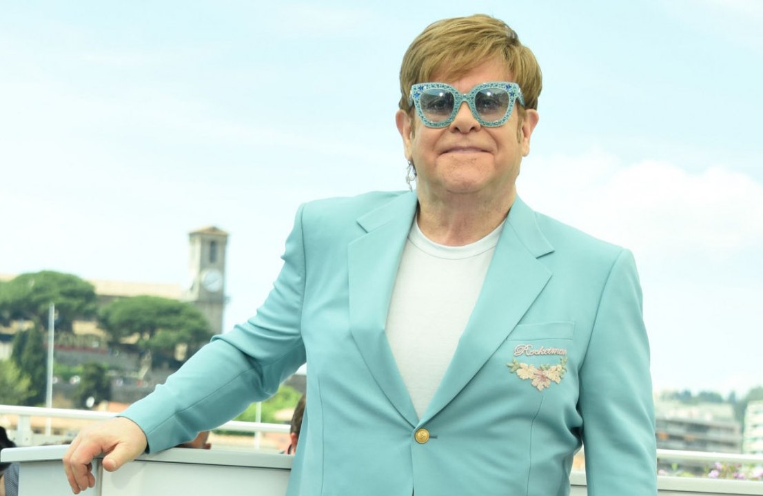 Elton John se sent "chanceux" d'être sorti vivant de l'épidémie du sida dans les années 80