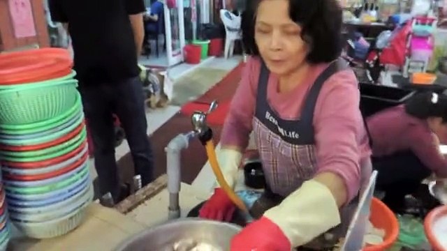 Taiwan Street Food - LOBSTER SASHIMI Taiwanese Seafood
