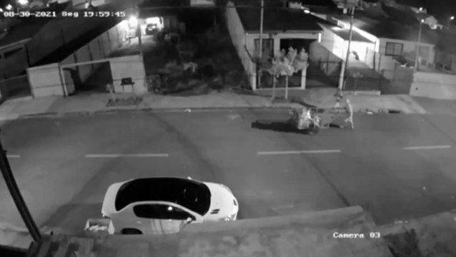 Com carrinho de coletor de recicláveis, ladrões fazem a limpa em residência no Jardim Veneza