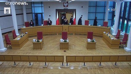 Tribunal polaco adia decisão sobre primazia da lei europeia