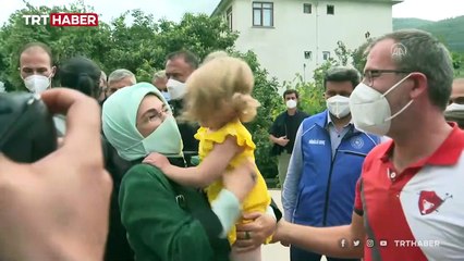 Emine Erdoğan'dan Bozkurt'a "geçmiş olsun" ziyareti