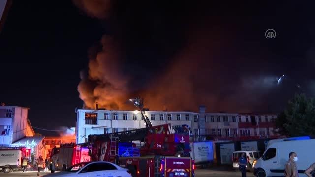 İkitelli Çevre Oto Sanayi Sitesi'nde yangın çıktı (4)