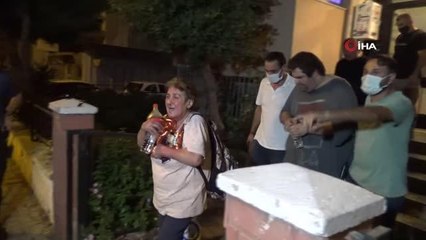 Kapı açılmayınca özel harekat sevk edildi: Elinde kola şişesi ve yiyecekler ile çıktı