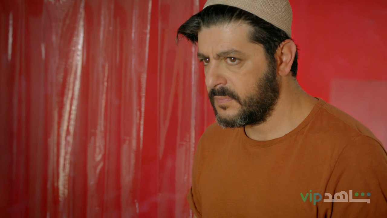 الحكي عم يكتر على زهرة بالحي  قولكم في دخان بلا نار؟  تابعوا #صالون_زهرة في حلقتين كل خميس أولاً وحصرياً على #ShahidVIP