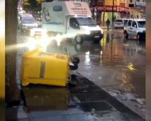 Ankara'da kuvvetli sağanak su baskınlarına neden oldu