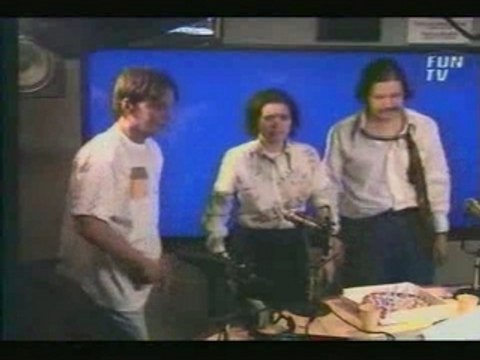 Gérard de Suresnes danse sur les Bee Gees